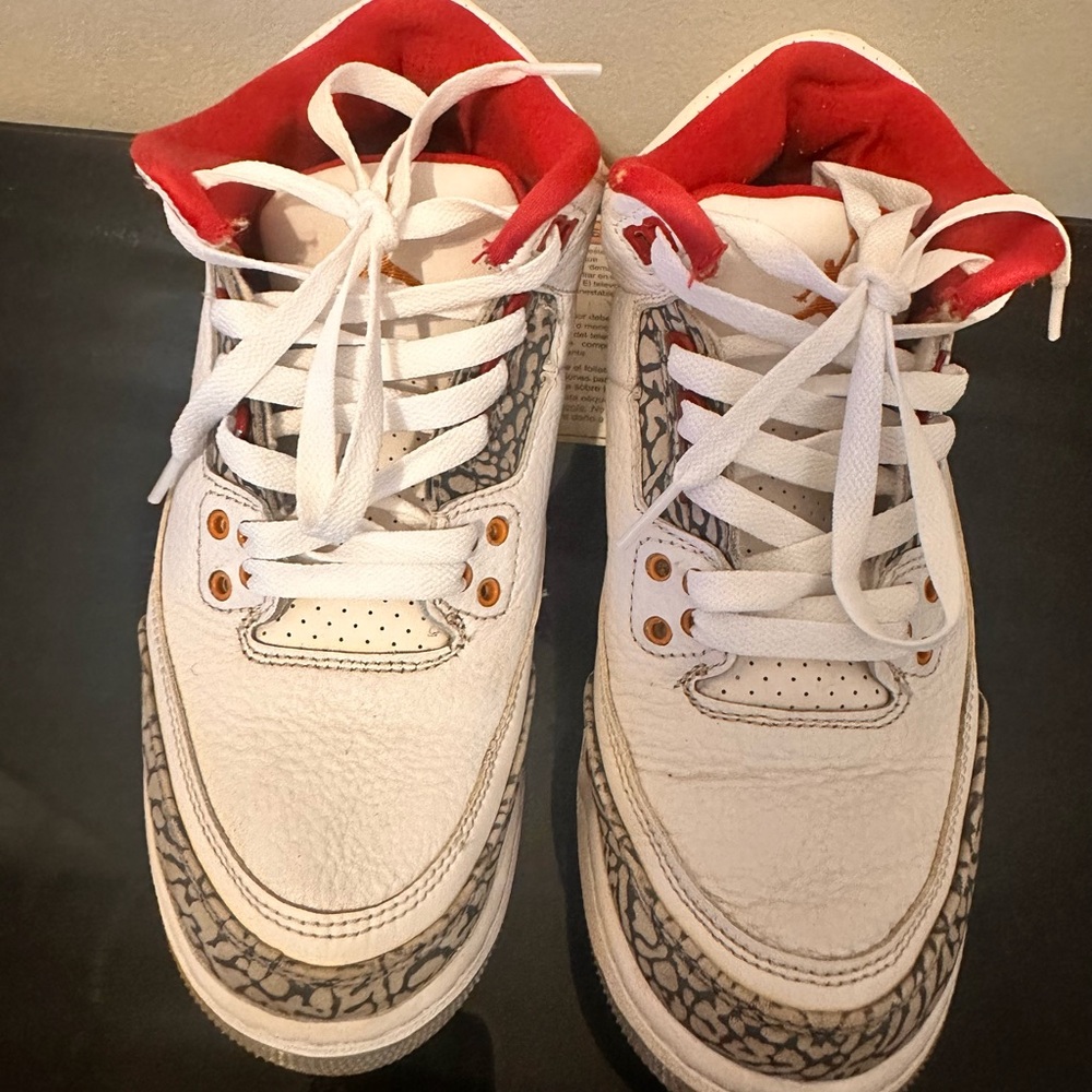 Jordan Men's White Red Elephant Print Athletic Shoes - Picture 5 of 9